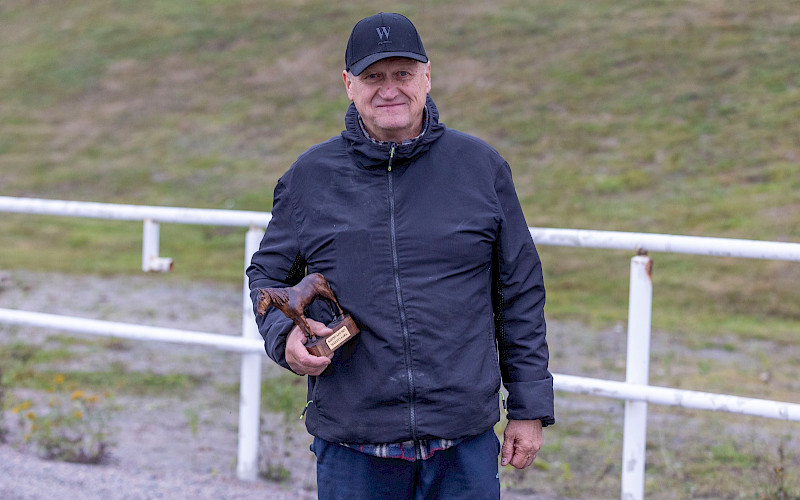 Harri Sulku kävi Carun kanssa pokkaamassa Kirppu-ajon viime vuonna. Kuva: Teemu Kangas